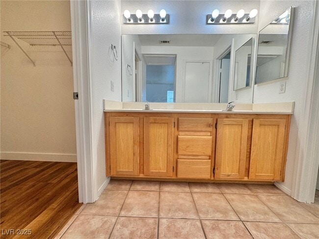 Building Photo - 9916 La Paca Ave