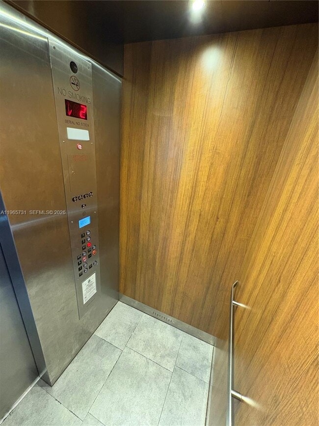 Building Photo - 16215 NE 18th Ct