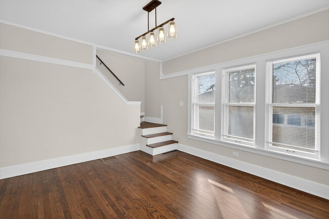 Building Photo - 741 S Jackson St