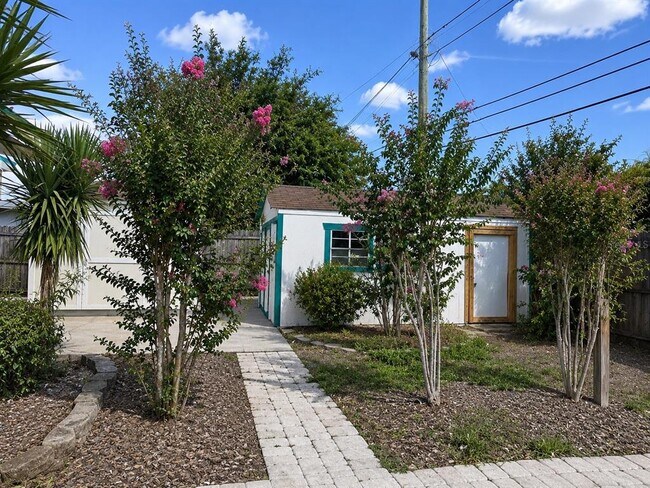 Building Photo - 4409 W Trilby Ave