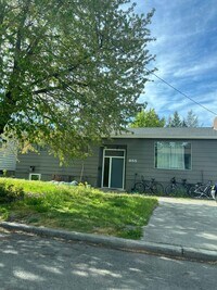 Building Photo - 855 Kenneth St