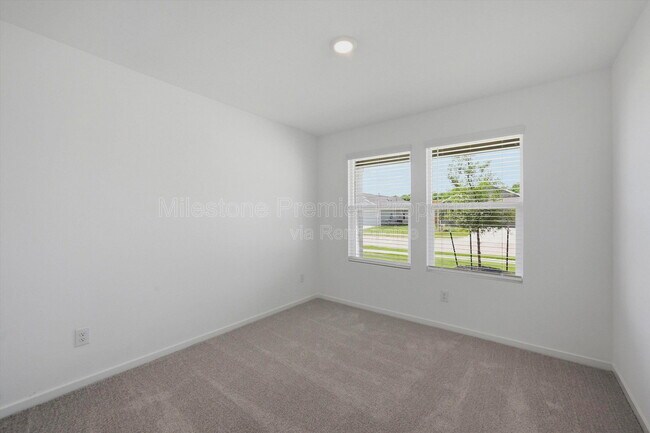 Building Photo - 3719 Longleaf Dr