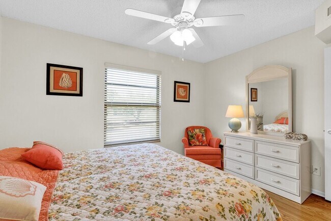 Building Photo - 18 Plantation Dr