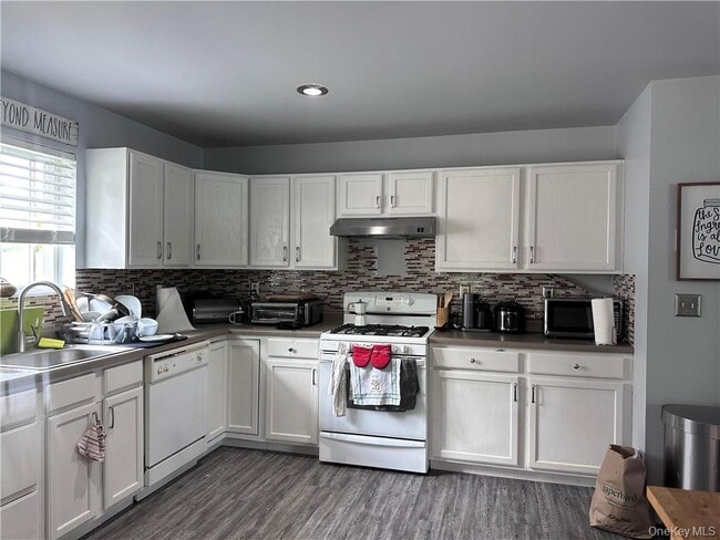 Building Photo - 372 Angelo Dr