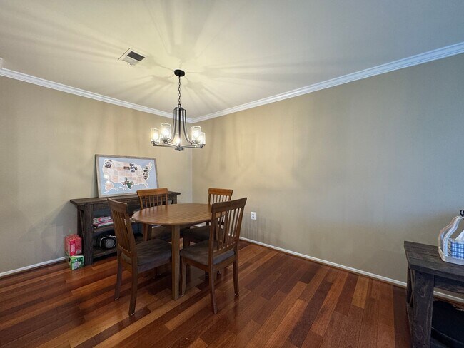 Building Photo - Bright And Spacious 2 Bed 2 Bath Condo In Ramblewood At Daventry