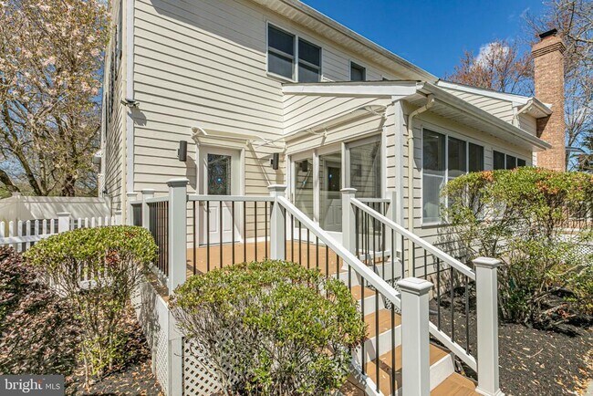 Building Photo - 497 Christopher Dr