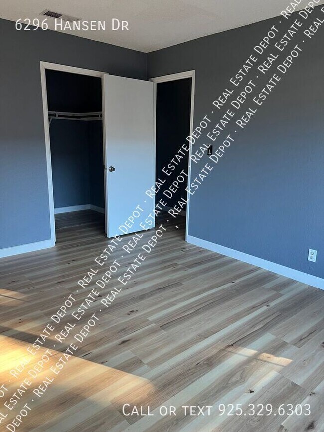 Building Photo - 6296 Hansen Dr