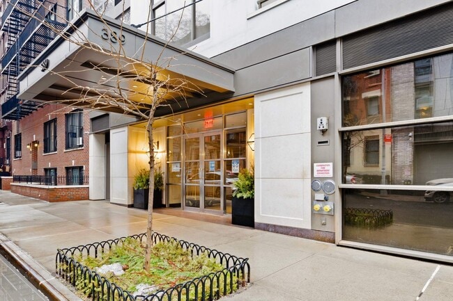 Building Photo - 389 E 89th St