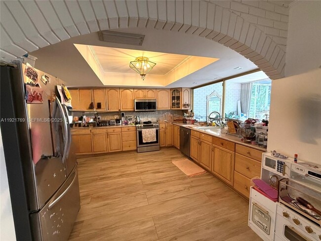 Building Photo - 5424 Van Buren St