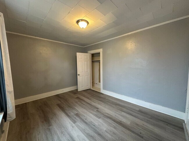 Building Photo - 408 Rimmon St