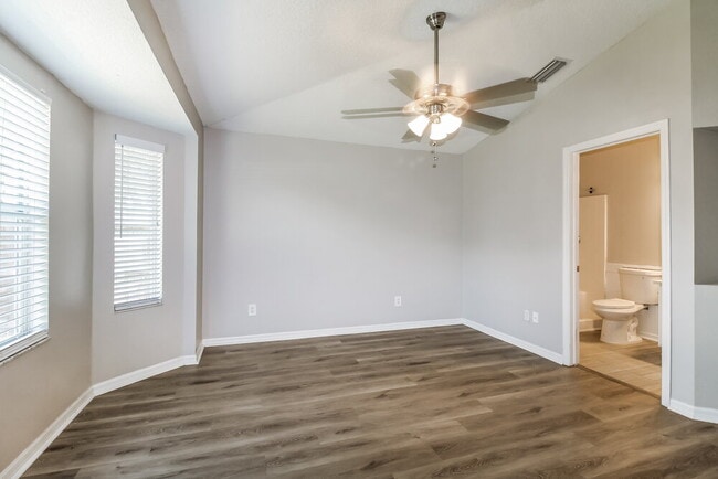 Building Photo - 18032 Birdwater Dr