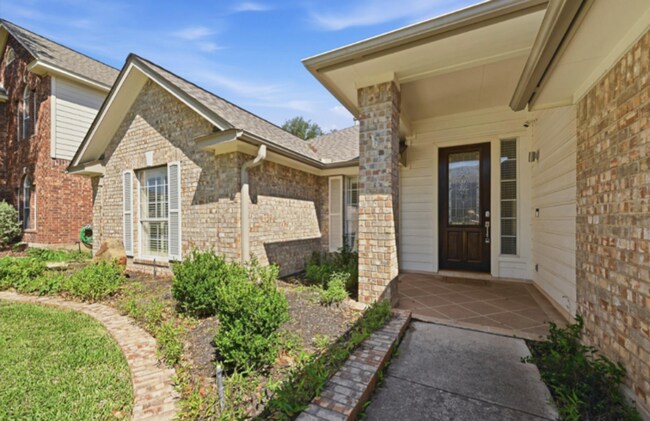 Building Photo - 905 Hunter's Creek Dr
