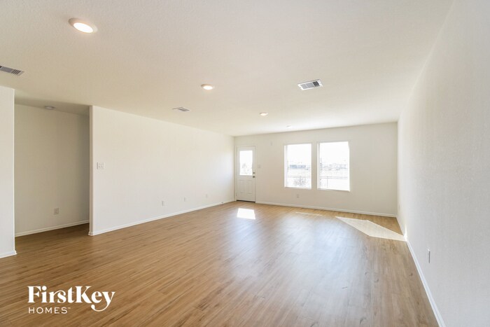 Building Photo - 508 Maple Bnd Ln