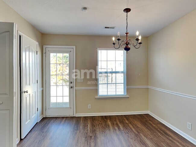 Building Photo - 1228 Shannon Ln