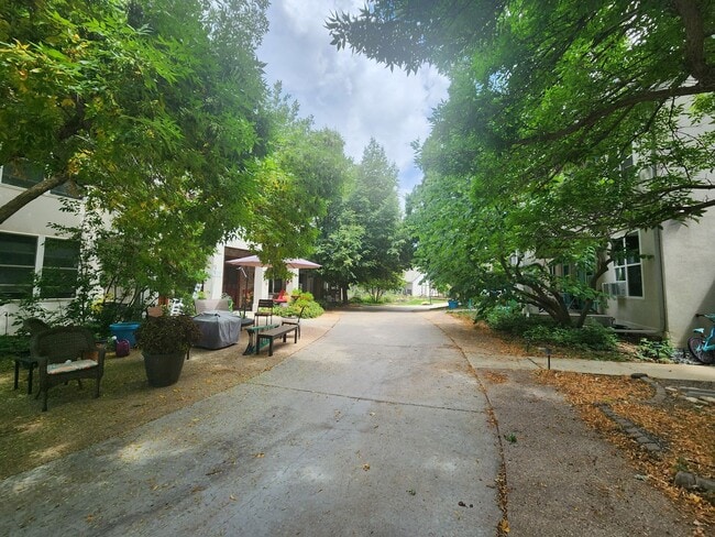 Building Photo - Stunning 3 Bedroom Townhome Tucked Away In...