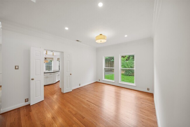 Building Photo - 1207 Melford Dr