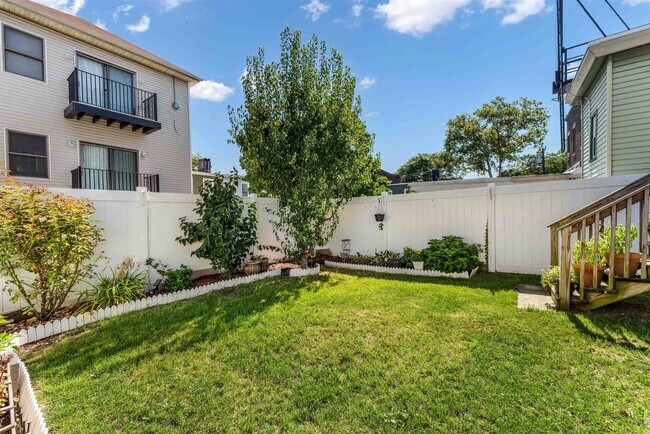 Building Photo - 76 Booraem Ave