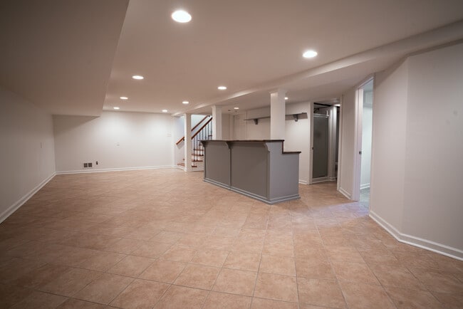 Building Photo - 218 Bramton Rd