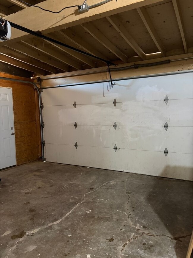 Building Photo - Beautiful 3 Bedroom/2 Bathroom Home for Rent/ $1800 Rent & $1800 Security Deposit