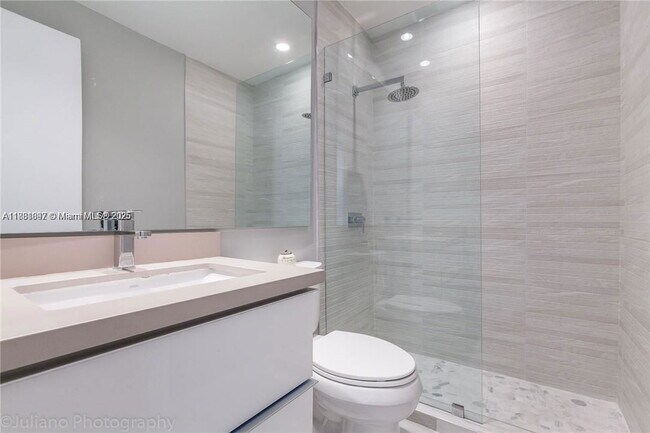 Building Photo - 2451 Brickell Bay Dr