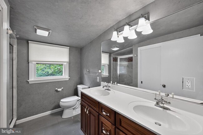 Building Photo - 336 Ruth Ridge Dr