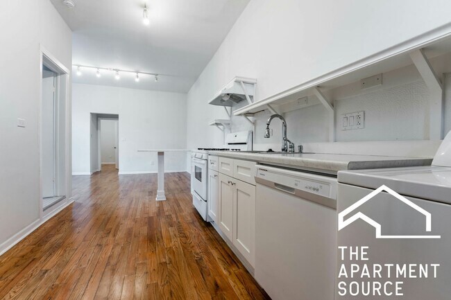 Primary Photo - 1349 N Wells St