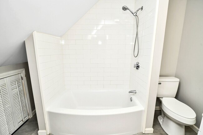 Building Photo - 37 Wilbur St