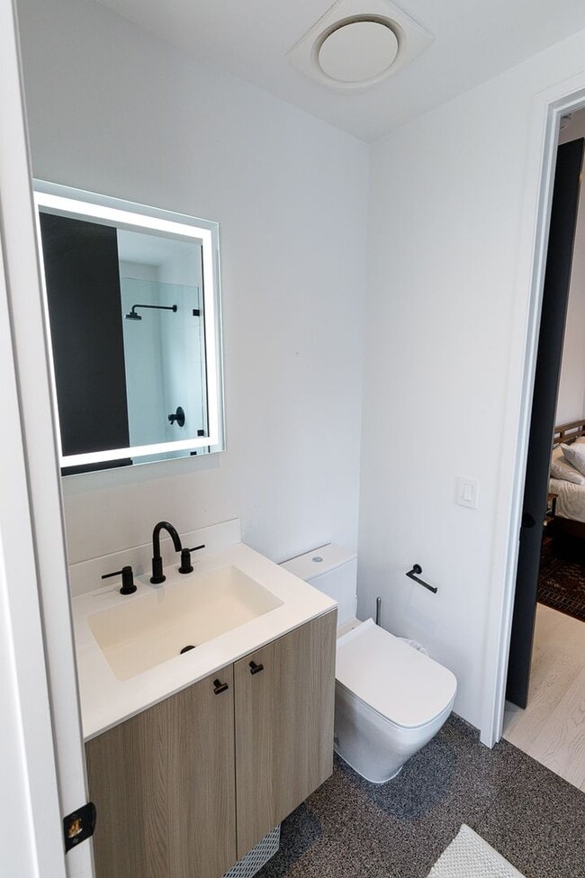 Building Photo - Modern Penthouse in Columbia Heights