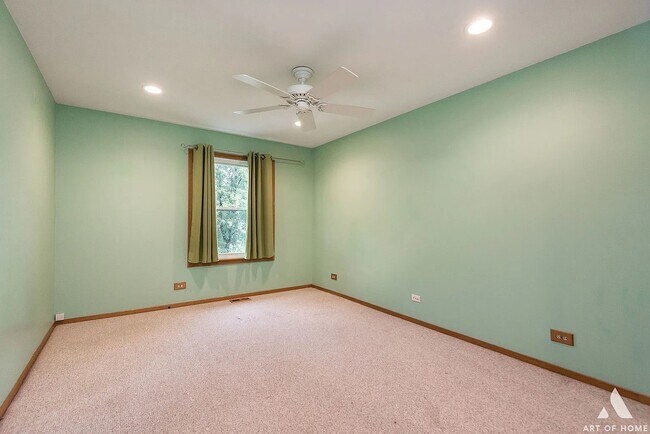 Building Photo - 521 Milton Dr