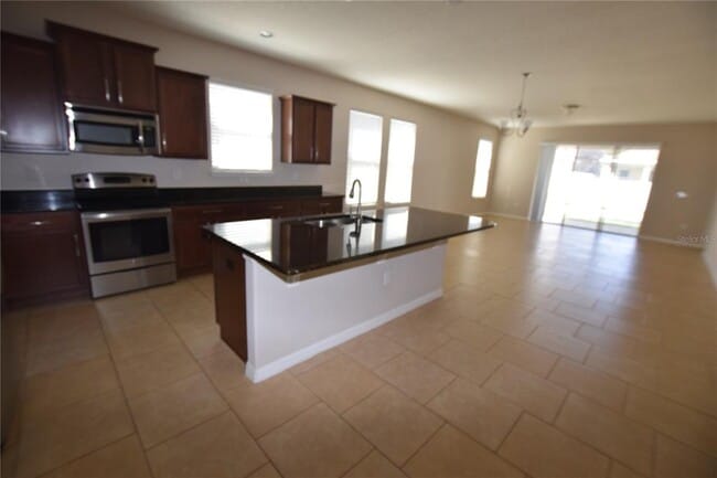 Building Photo - 2021 Beacon Landing Cir