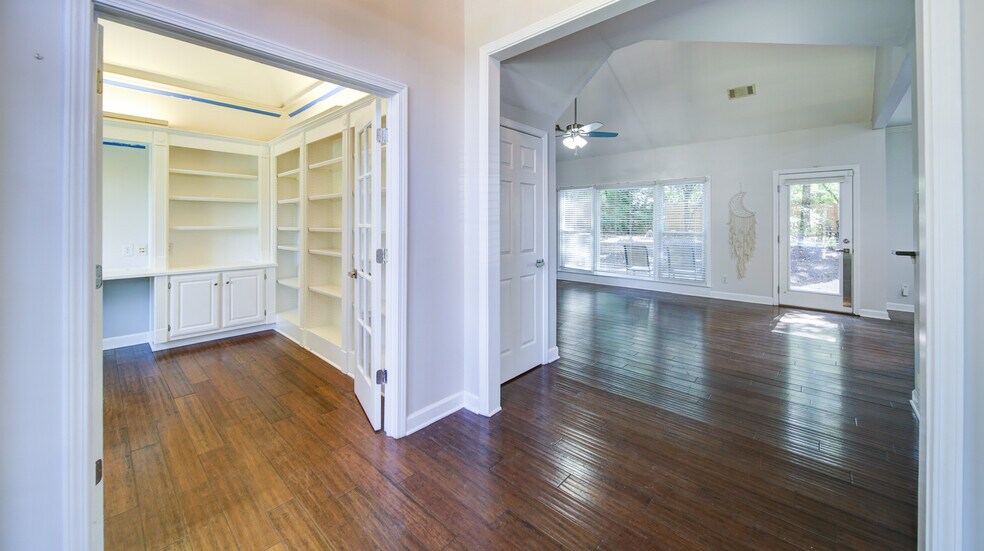 Building Photo - 680 Evening Pine Ln