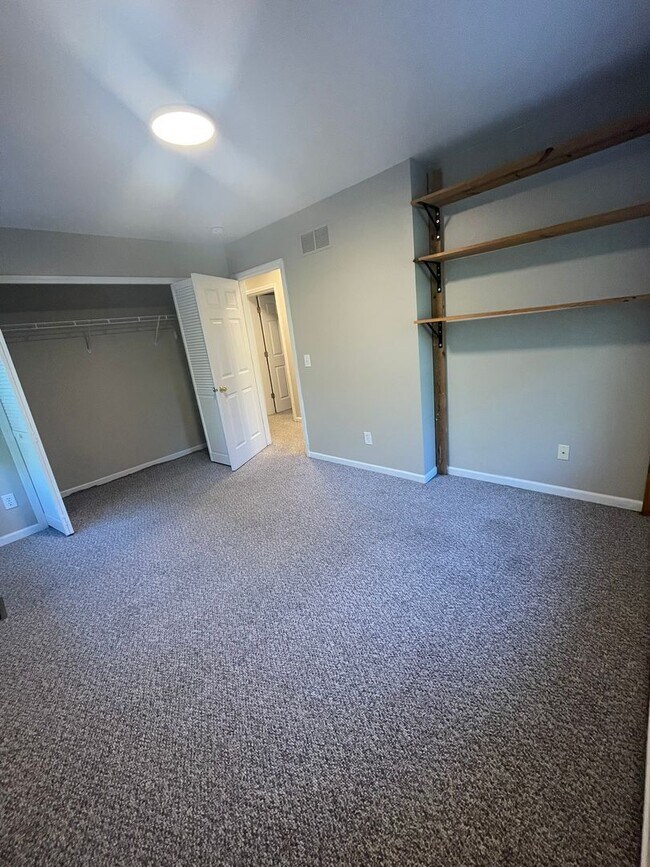 Building Photo - 230/232 Brookridge Ct.