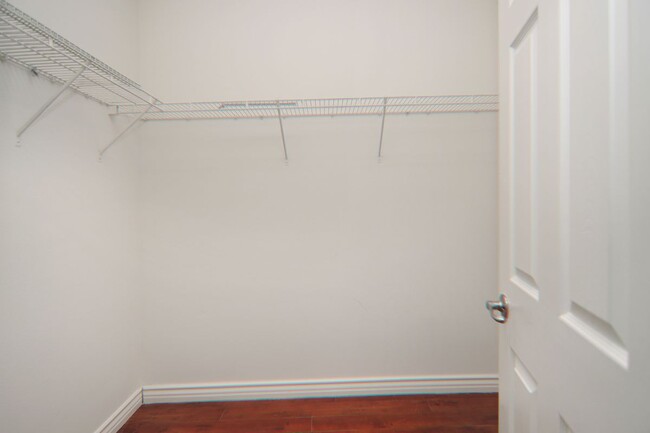 Building Photo - 1212 Lavendar Way
