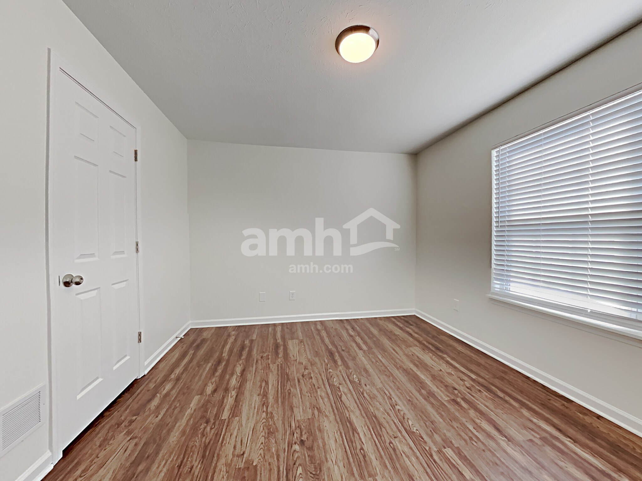 Building Photo - 4874 Oakton Way