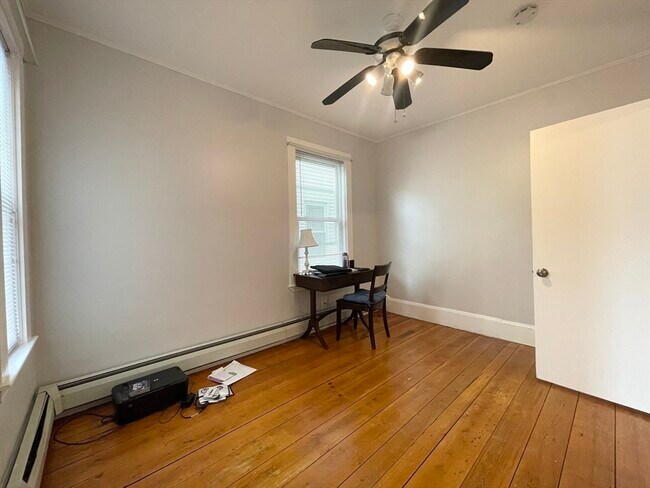 Building Photo - 248 Elm St