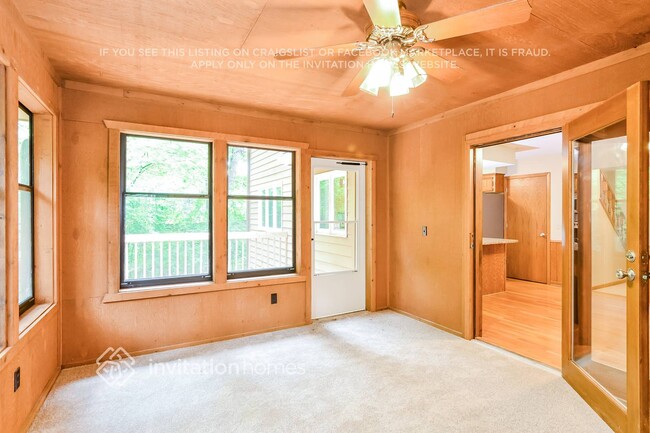 Building Photo - 15000 Wildwood Rd