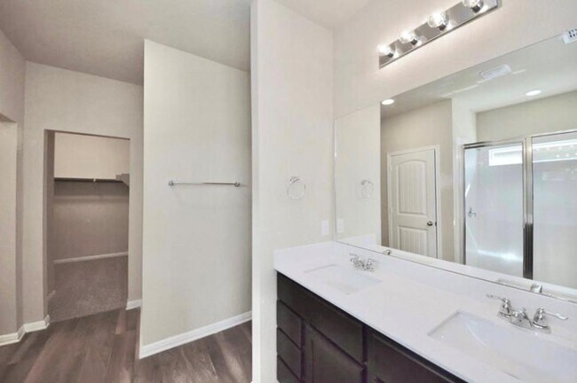 Building Photo - 2813 Bridekirk Dr