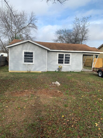 Primary Photo - 3425 Shelby Ave
