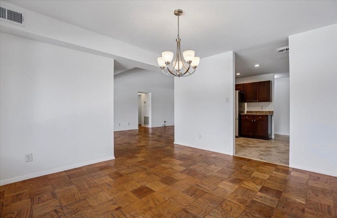 Building Photo - 11423 Commonwealth Dr