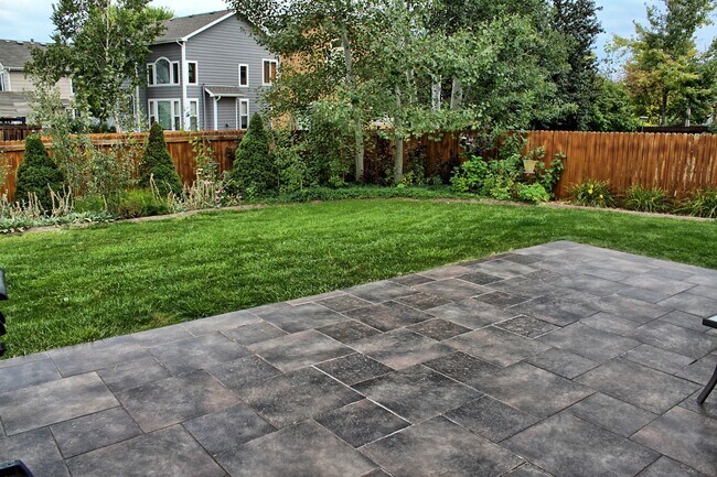 Building Photo - 4 bed 3.5 bath open & bright Bradbury Ranc...