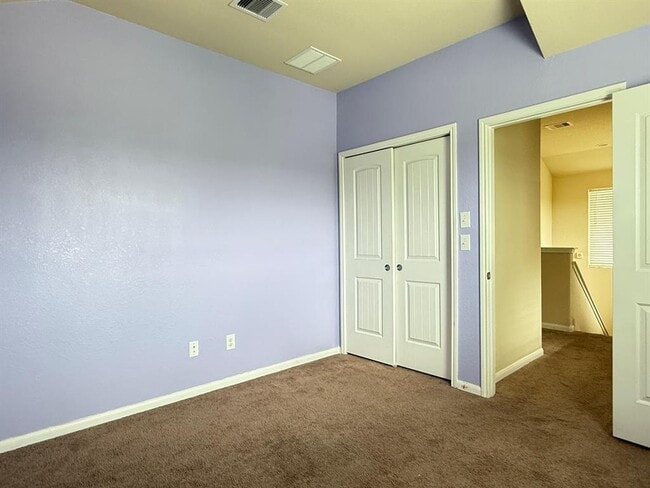 Building Photo - 10132 Blue Point Juniper Dr