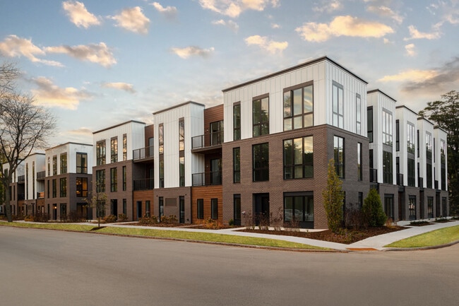 Building Photo - 600 E Henry Clay St