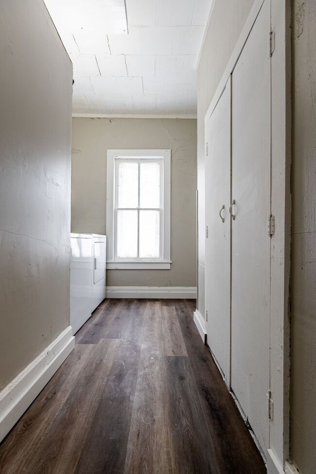 Building Photo - nre512