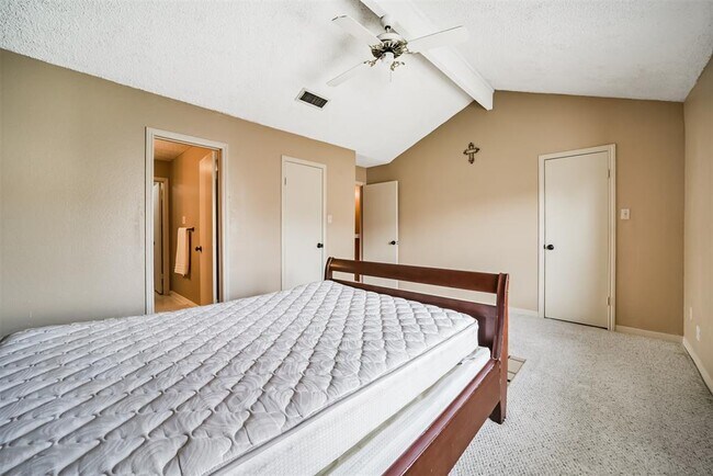 Building Photo - 9345 Westwood Village Dr