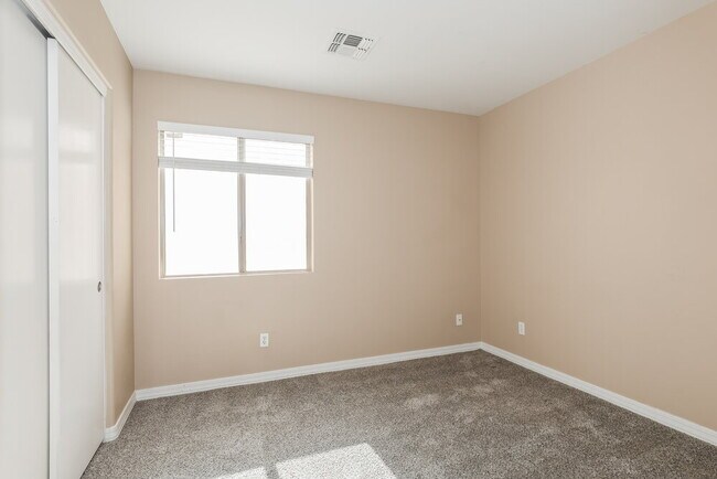 Building Photo - 3172 S 162nd Ln