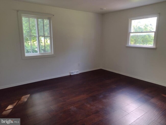 Building Photo - 64 Bogle Dr