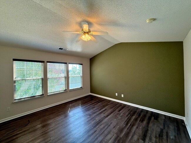 Building Photo - 204 Braelock Dr
