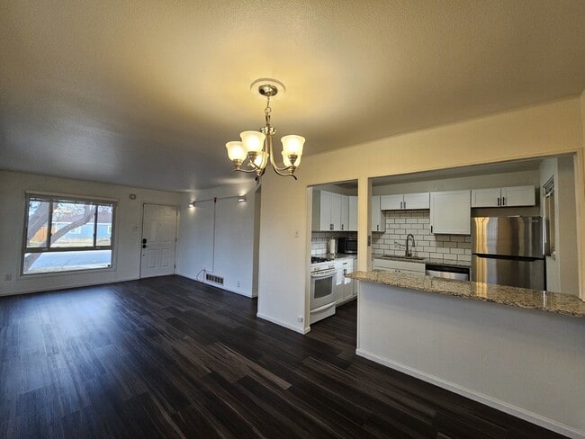 Building Photo - 1059 Worchester St