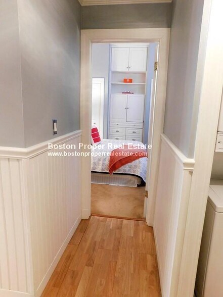 Building Photo - 416 Marlborough St