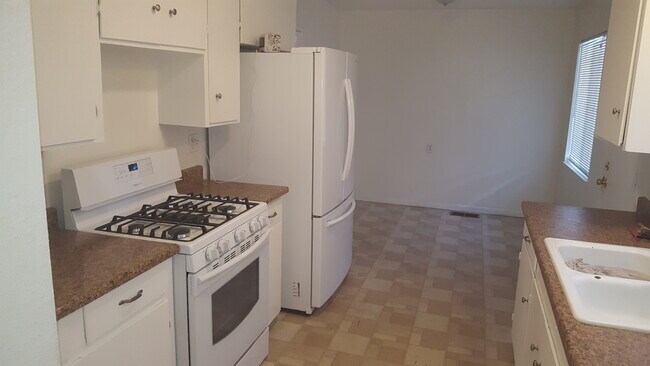 Building Photo - COMING SOON!!! Updated home with easy freeway access